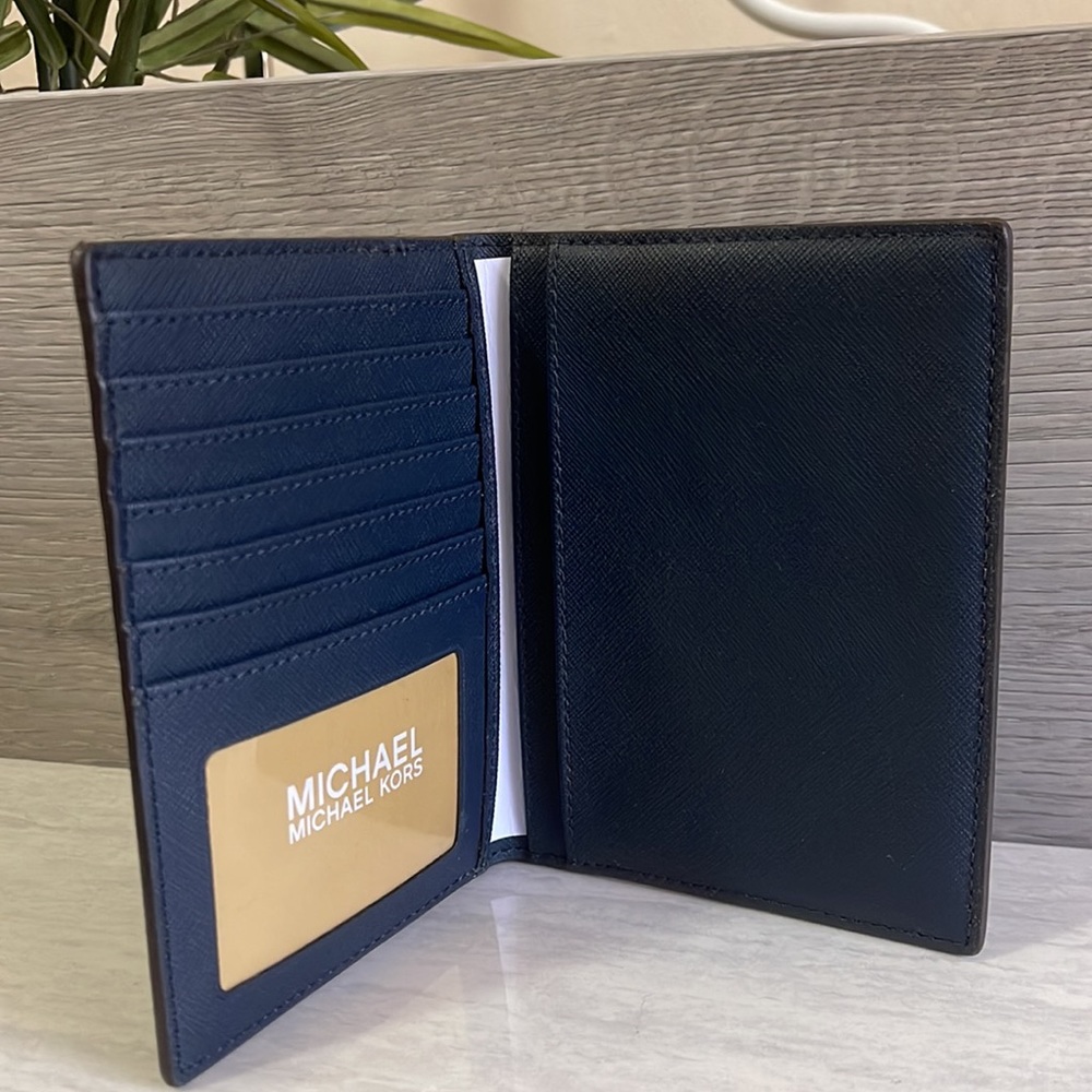 Michael kors Jet Set travel logo Passport mens Wallet - Picture 4 of 7